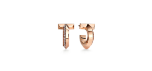 https://www.tiffany.co.jp/jewelry/earrings/tiffany-t-t1-hoop-earrings-69783007/